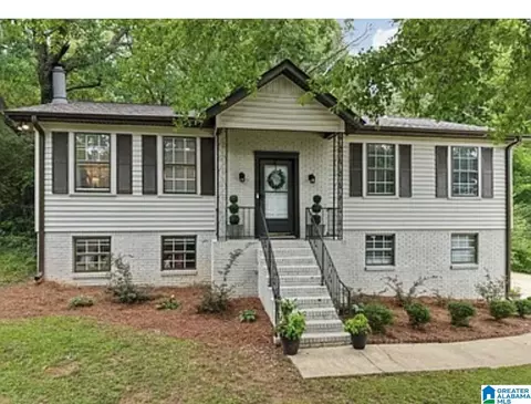 102 Kingstown Cir, Trussville, AL 35173