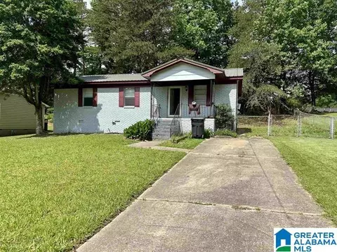 678 Cummins Ave, Hueytown, AL 35023