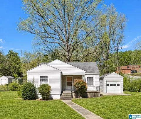 1521 E 10th St, Anniston, AL 36207