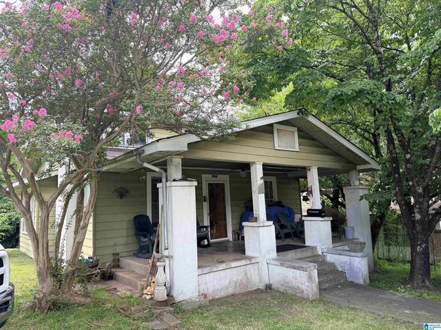 1875 Mcdavid St, Tarrant, AL 35217