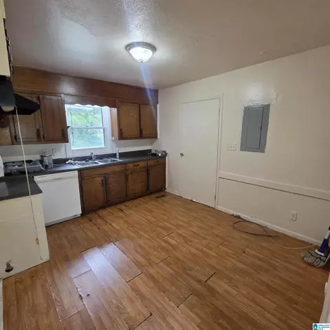 Entry Way - 3324 Eulaton Rd, Anniston, AL 36201 photo 1 of 1