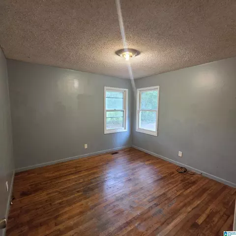 Bedroom - 3324 Eulaton Rd, Anniston, AL 36201 photo 2 of 3