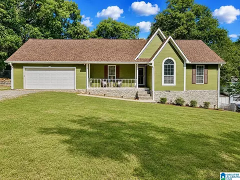 712 Center Point Rd, Sylacauga, AL 35151