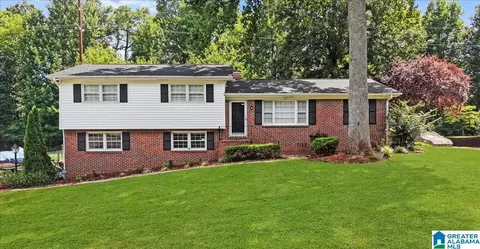 2336 Mountain Oaks Ln, Hoover, AL 35226