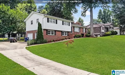 2336 Mountain Oaks Ln, Hoover, AL 35226