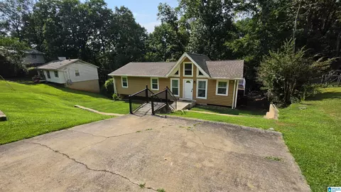 640 16th Ter NW, Center Point, AL 35215