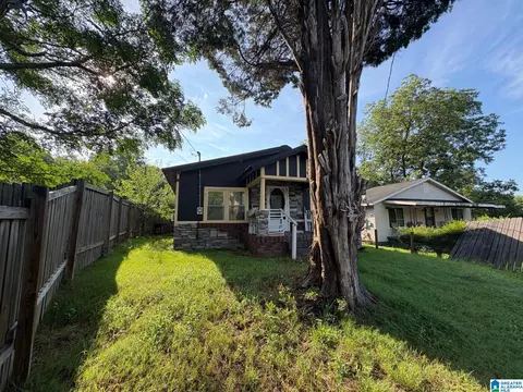 203 10th Ave S, Phenix City, AL 36869