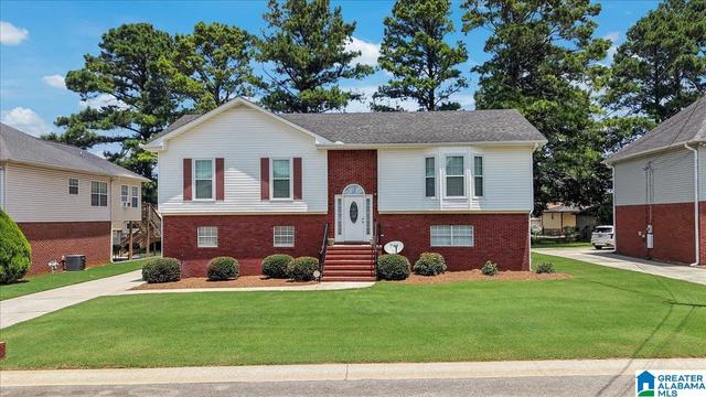 417 Surrey Cir, Bessemer, AL 35022