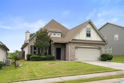 1009 Pine Valley Dr, Calera, AL 35040