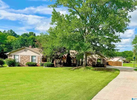 128 Roundabout Rd, Talladega, AL 35160