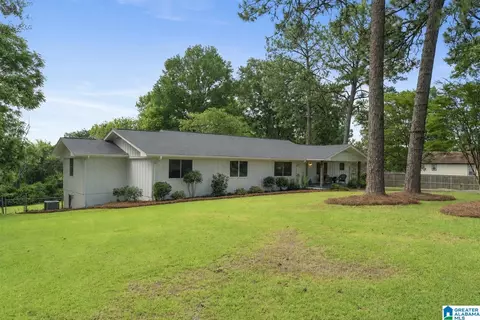 711 Gary Mac Dr, Vestavia Hills, AL 35226