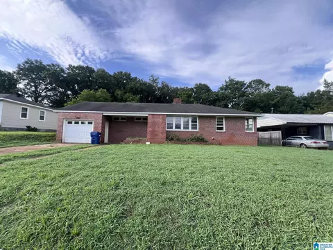 381 Pinehurst Dr, Talladega, AL 35160