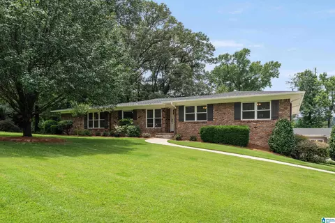 2494 Dolly Ridge Trl, Vestavia, AL 35243