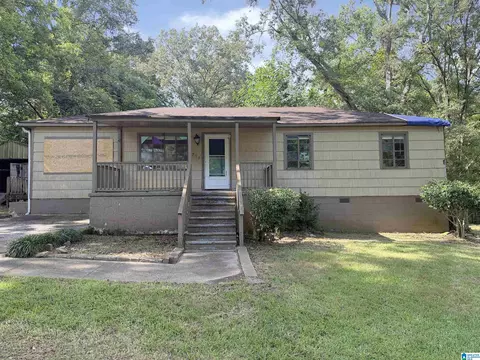 700 22nd Ter NE, Center Point, AL 35215