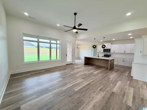 Living - 170 Crest Loop Rd, Clanton, AL 35045 photo 3 of 4