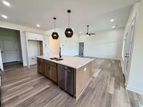 Kitchen - 170 Crest Loop Rd, Clanton, AL 35045 photo 3 of 4