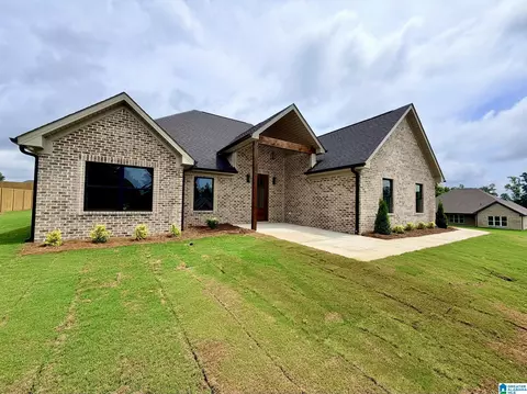 Exterior - 170 Crest Loop Rd, Clanton, AL 35045 photo 2 of 5