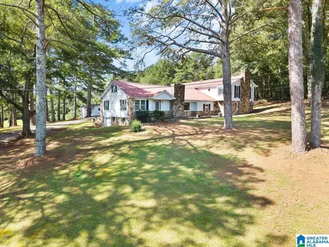 Exterior - 1120 Valley Rd, Oneonta, AL 35121 photo 3 of 11
