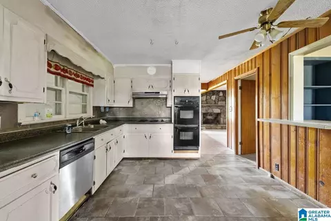 Kitchen - 1120 Valley Rd, Oneonta, AL 35121 photo 2 of 2