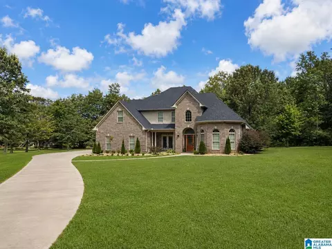 21 Red Rd, Calera, AL 35040