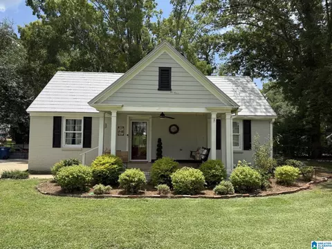 105 Lake St, Trussville, AL 35173