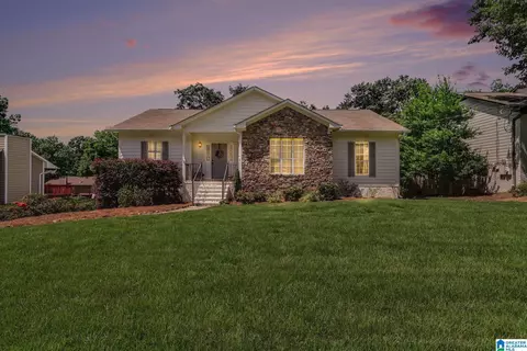 1709 Fieldstone Cir, Helena, AL 35080