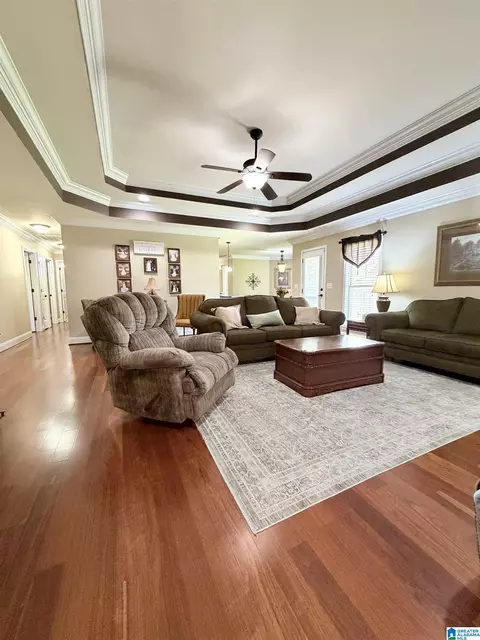 Living - 120 Maplewood Dr, Clanton, AL 35045 photo 2 of 4