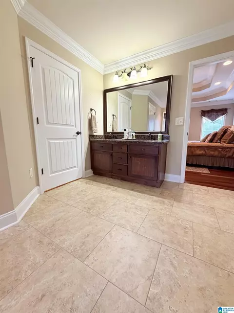 Bath - 120 Maplewood Dr, Clanton, AL 35045 photo 3 of 6