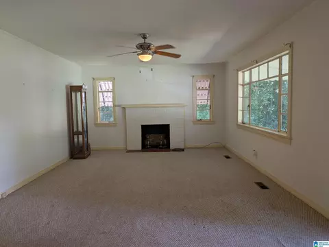 Living - 1815 Glendale Dr, Clanton, AL 35045 photo 1 of 1