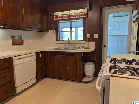 Kitchen - 1815 Glendale Dr, Clanton, AL 35045 photo 2 of 2