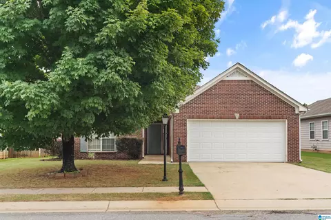 2041 Edgewood Dr, Moody, AL 35004