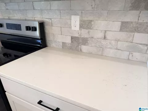 Kitchen - 100 Crest Loop Rd, Clanton, AL 35046 photo 4 of 4
