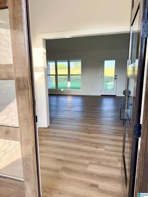 Entry Way - 100 Crest Loop Rd, Clanton, AL 35046 photo 3 of 4