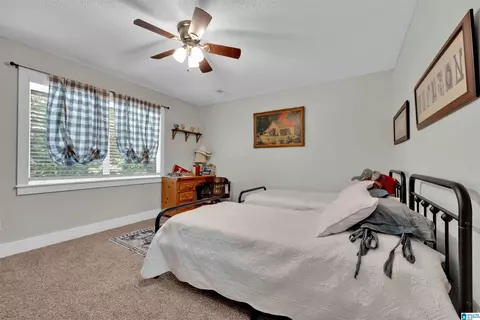 Bedroom - 40 Forest Ln, Warrior, AL 35180 photo 5 of 7