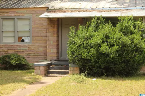 109 Woodward Rd, Midfield, AL 35228