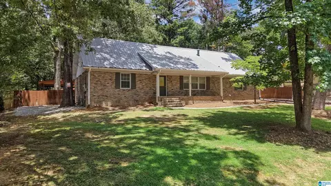 2028 Weeping Willow Ln, Hoover, AL 35216