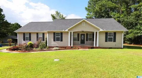 205 Pebble Creek Dr, Jacksonville, AL 36265