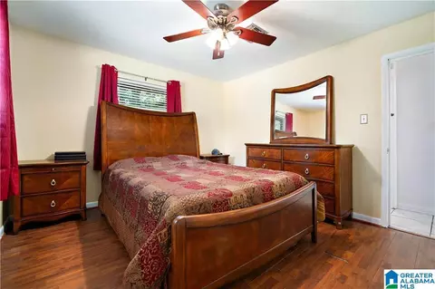 Bedroom - 5310 Forest Park Dr, Mobile, AL 36618 photo 1 of 3