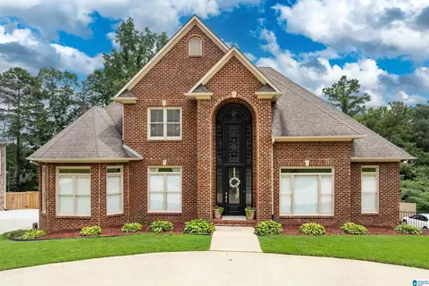 302 Palace Dr, Trussville, AL 35173