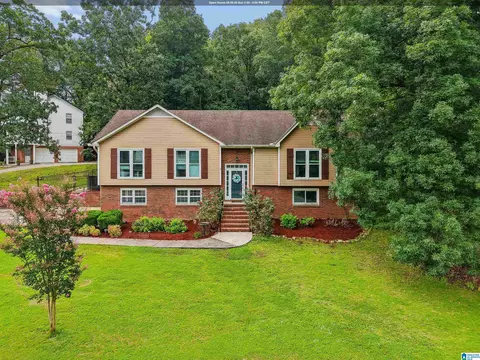 1716 Russet Woods Ln, Hoover, AL 35244