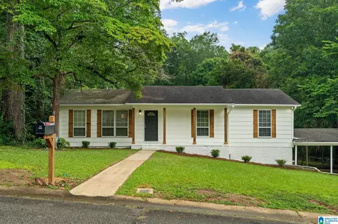 1327 Ridgewood Dr, Moody, AL 35004