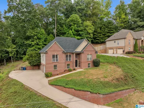 219 Sweetwater Ln, Trussville, AL 35173