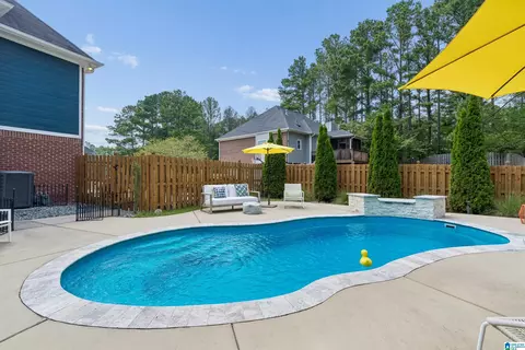 109 Broadmoor Ln, Alabaster, AL 35007