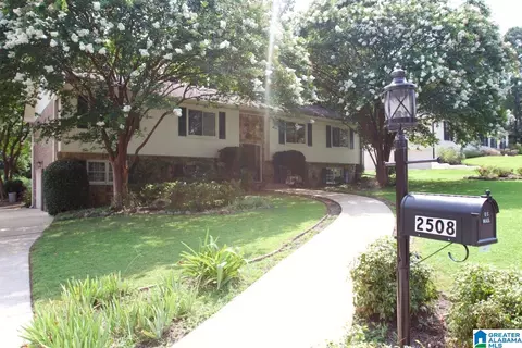 2508 Flagstone Cir, Hoover, AL 35226