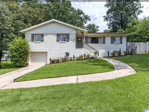 1414 Linda Vista Ln, Vestavia Hills, AL 35226