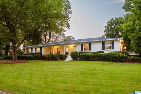 1908 Old Orchard Rd, Vestavia Hills, AL 35216
