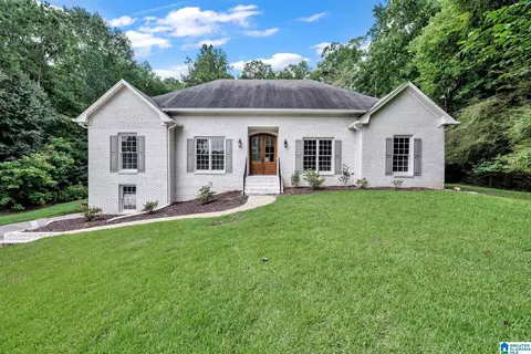 1147 Riverchase Pkwy W, Hoover, AL 35244