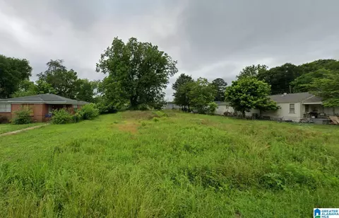 2228 20th St N #12, Bessemer, AL 35020