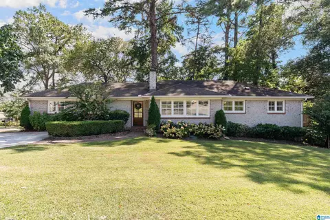 2025 Hickory Rd, Vestavia Hills, AL 35216