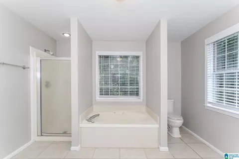 Bath - 103 Comanche Cir, Alabaster, AL 35007 photo 2 of 4